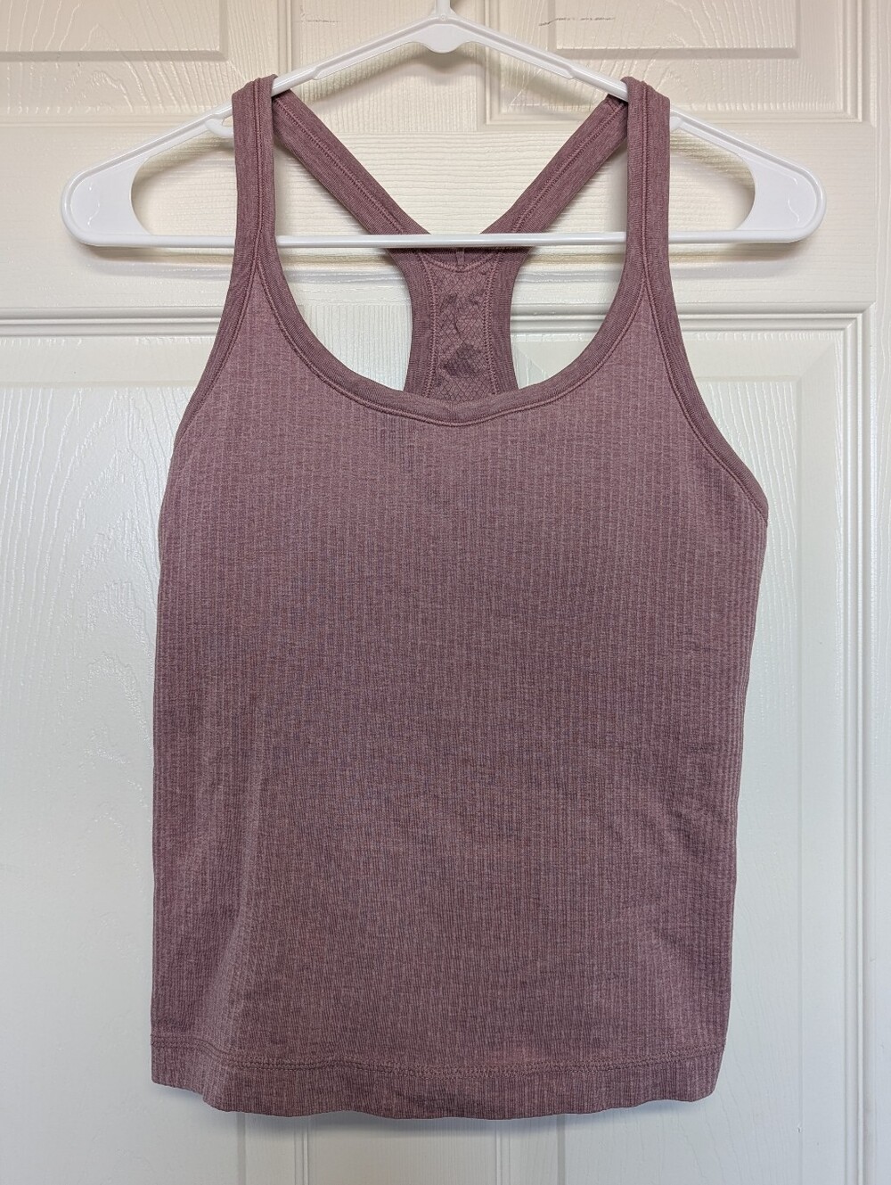 Lululemon Ebb to Street Women's Purple Ribbed Racerback Tank Top 6 Bra Pads Gym
